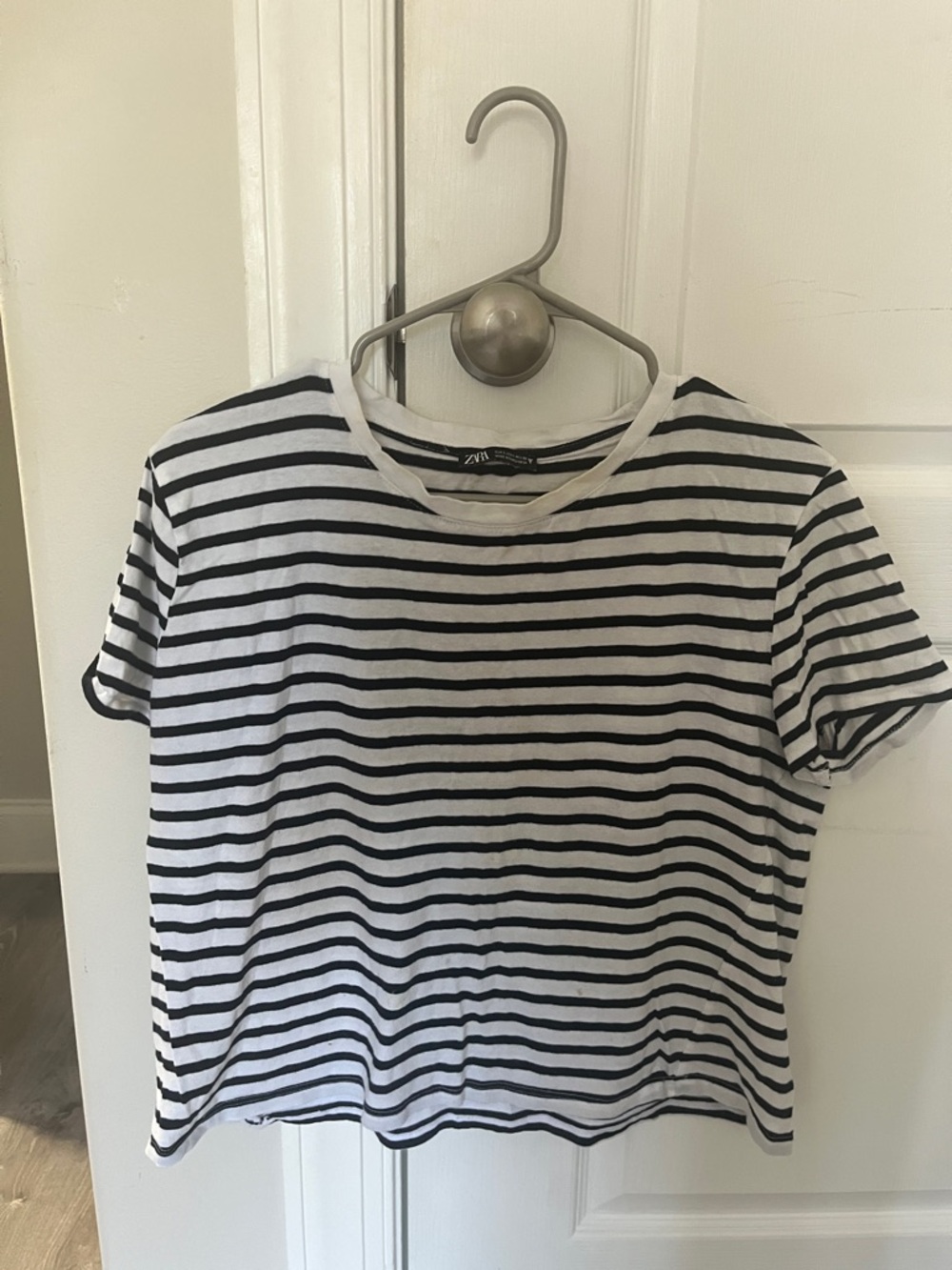 Zara White and Navy Striped Crew Neck Tee